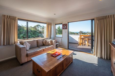 Photo of property in 22 Roberta Crescent, Orewa, 0931