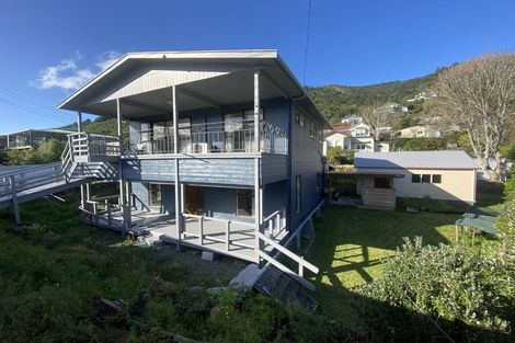 Photo of property in 62 Waikawa Road, Picton, 7220