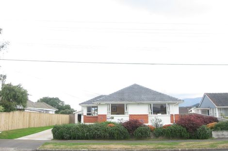 Photo of property in 17 Fraser Crescent, Elderslea, Upper Hutt, 5018
