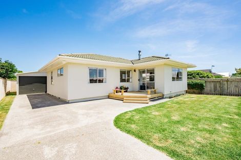 Photo of property in 24 Kapanui Road, Waikanae, 5036