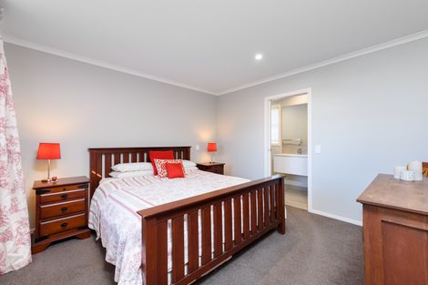 Photo of property in 5 Batty Street, Papamoa Beach, Papamoa, 3118