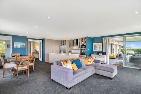 Photo of property in 18 Ravensdale Rise, Westmorland, Christchurch, 8025