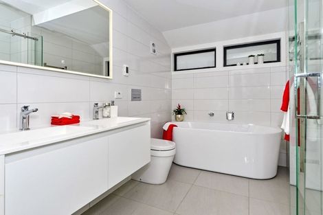 Photo of property in 73 Braemar Road, Castor Bay, Auckland, 0620