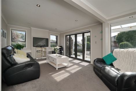 Photo of property in 15 Lascelles Street, Saint Martins, Christchurch, 8022