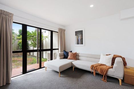 Photo of property in 10 George Street, Thorndon, Wellington, 6011