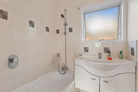 Photo of property in 2/321 Triangle Road, Massey, Auckland, 0614