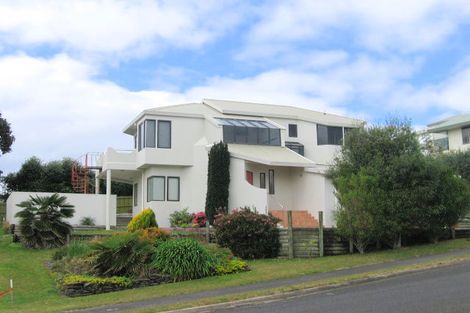 Photo of property in 239 Onemana Drive, Onemana, Whangamata, 3691