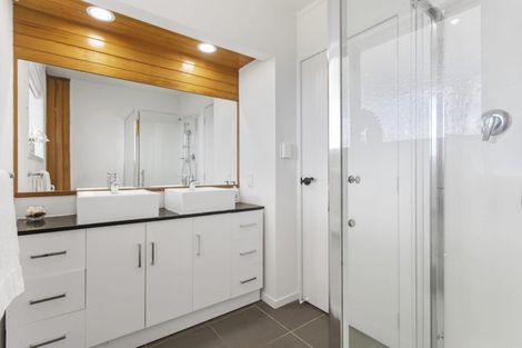 Photo of property in 27 Gilfillan Street, Blockhouse Bay, Auckland, 0600