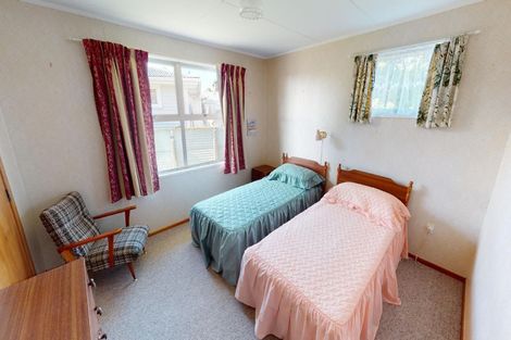 Photo of property in 33 Tararua Terrace, Cloverlea, Palmerston North, 4412