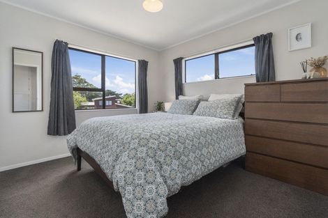 Photo of property in 1/6 Mona Vale, West Harbour, Auckland, 0618