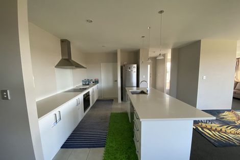 Photo of property in 86 Shillingford Boulevard, Rolleston, 7615