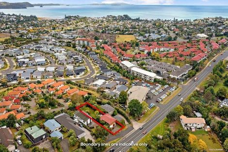 Photo of property in 122 Whangaparaoa Road, Red Beach, 0932