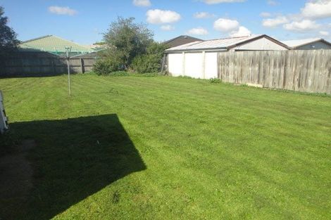 Photo of property in 11 Virgil Place, Northcote, Christchurch, 8052