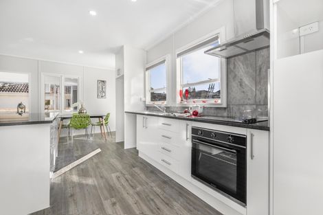 Photo of property in 25a Bunnythorpe Road, Papakura, 2110