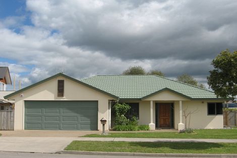 Photo of property in 22 Kestrel Avenue, Welcome Bay, Tauranga, 3112