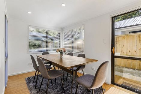 Photo of property in 20a Atlantis Place, Totara Vale, Auckland, 0629