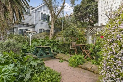 Photo of property in 38 Hawker Street, Mount Victoria, Wellington, 6011