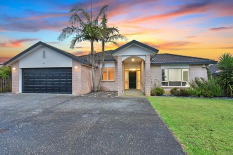 Photo of property in 14 Brosna Place, East Tamaki, Auckland, 2016