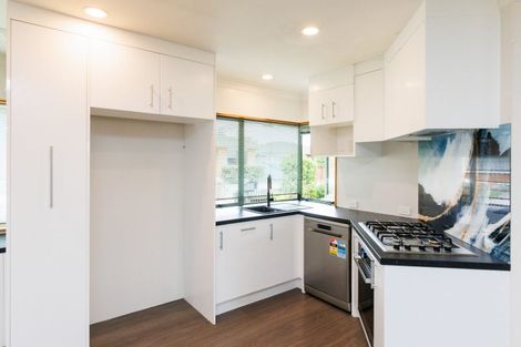 Photo of property in 9 Edgecombe Court, Roslyn, Palmerston North, 4414