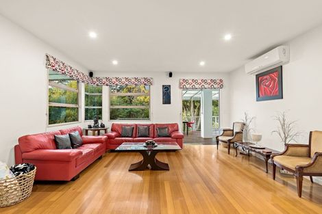 Photo of property in 5 Oakford Park Crescent, Greenhithe, Auckland, 0632