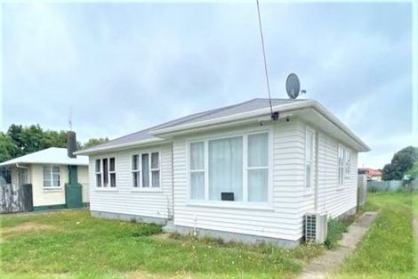 Photo of property in 16 Shamrock Street, Levin, 5510