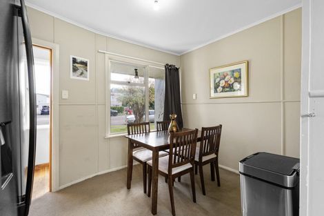 Photo of property in 4 Renfrew Place, Highbury, Palmerston North, 4412