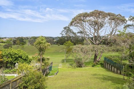 Photo of property in 19 Shakespear Road, Army Bay, Whangaparaoa, 0930