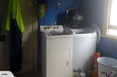 Photo of property in 174 Marine Parade, Bluff, 9814