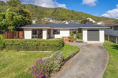 Photo of property in 87 Huia Street, Waikanae, 5036