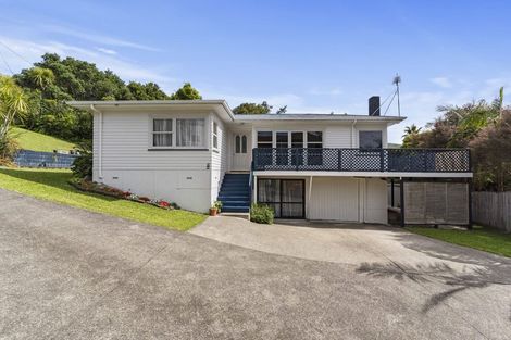 Photo of property in 77 Buscomb Avenue, Henderson, Auckland, 0610
