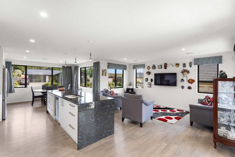 Photo of property in 12 Morepork Drive, Waikanae, 5036