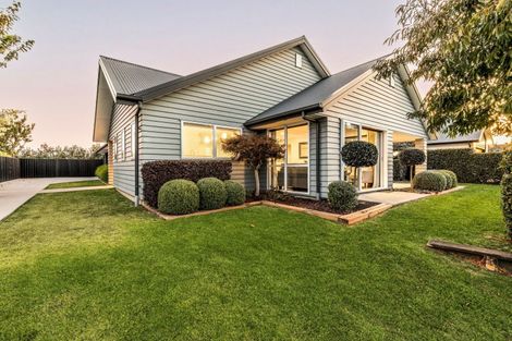 Photo of property in 48 Norfolk Drive, Cambridge, 3434