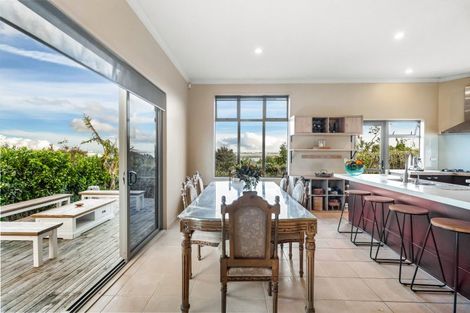 Photo of property in 67 Harbour View Road, Te Atatu Peninsula, Auckland, 0610