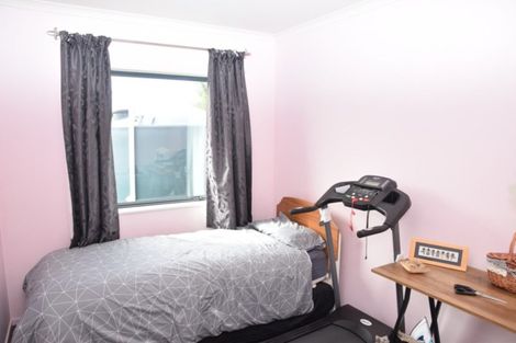 Photo of property in 26 Kirkbride Street, Wallacetown, 9816