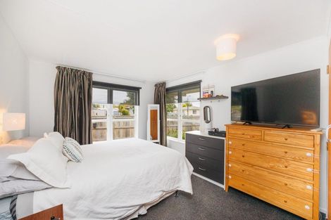 Photo of property in 21 Acacia Street, Kelvin Grove, Palmerston North, 4414