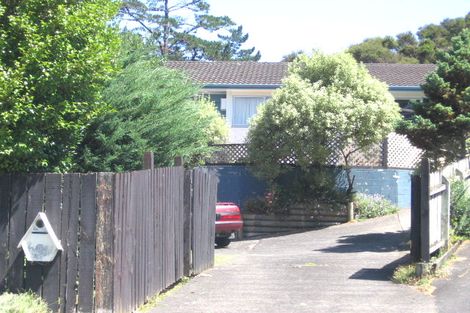 Photo of property in 2/6 Mcquoid Place, Glenfield, Auckland, 0629