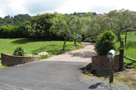 Photo of property in 297 Kauri View Road, Opaheke, Papakura, 2584
