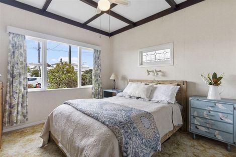 Photo of property in 2 Preston Avenue, Belmont, Auckland, 0622