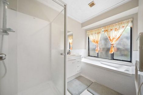 Photo of property in 25 Peninsula Road, Mangere, Auckland, 2022