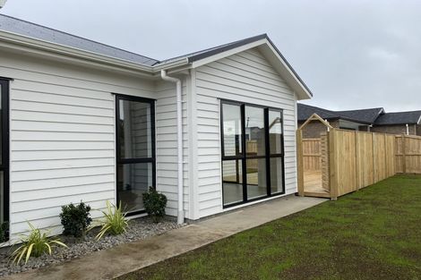 Photo of property in 28 Holcroft Street, Papakura, 2110