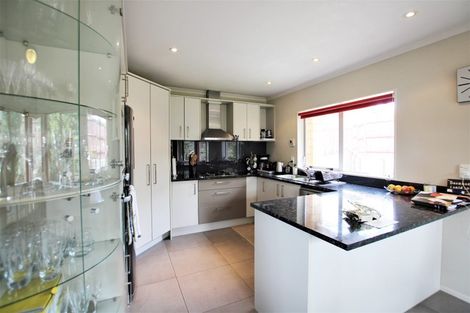 Photo of property in 36 Norm Pellow Drive, Manurewa, Auckland, 2105