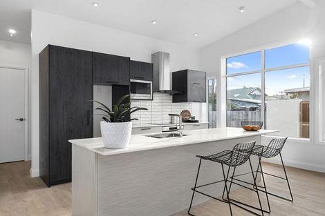 Photo of property in 7 West Avenue, Saint Clair, Dunedin, 9012