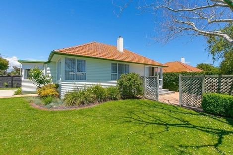 Photo of property in 10 Union Street, Merrilands, New Plymouth, 4312