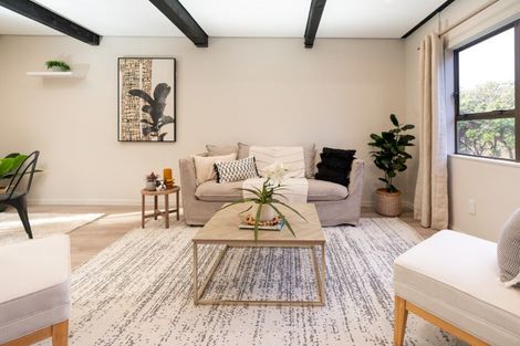 Photo of property in 138 Akaroa Drive, Maupuia, Wellington, 6022