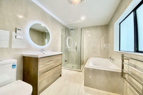 Photo of property in 5 Cloonlyon Drive, Flat Bush, Auckland, 2019