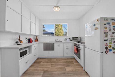 Photo of property in 1 Taverner Street, Carterton, 5713