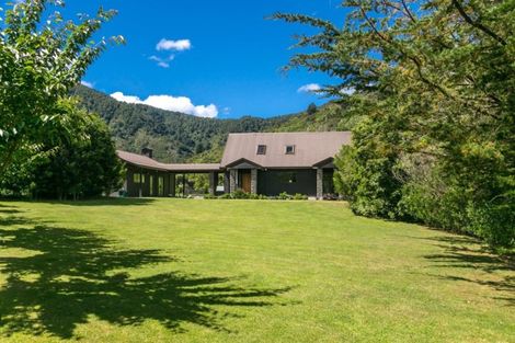 Photo of property in 28 Lady Cobham Grove, Anakiwa, Picton, 7281