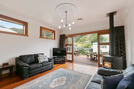 Photo of property in 22 Burnside Street, Waterloo, Lower Hutt, 5011