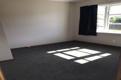Photo of property in 88 Ruskin Road, Newlands, Wellington, 6037