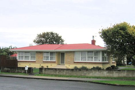 Photo of property in 43 Tiraumea Drive, Pakuranga, Auckland, 2010